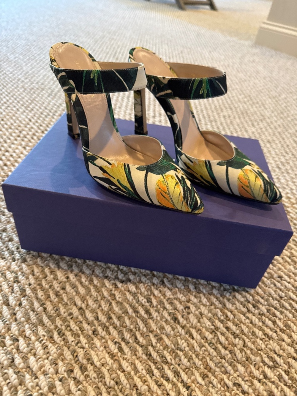 Stuart Weighs tropical print high heel